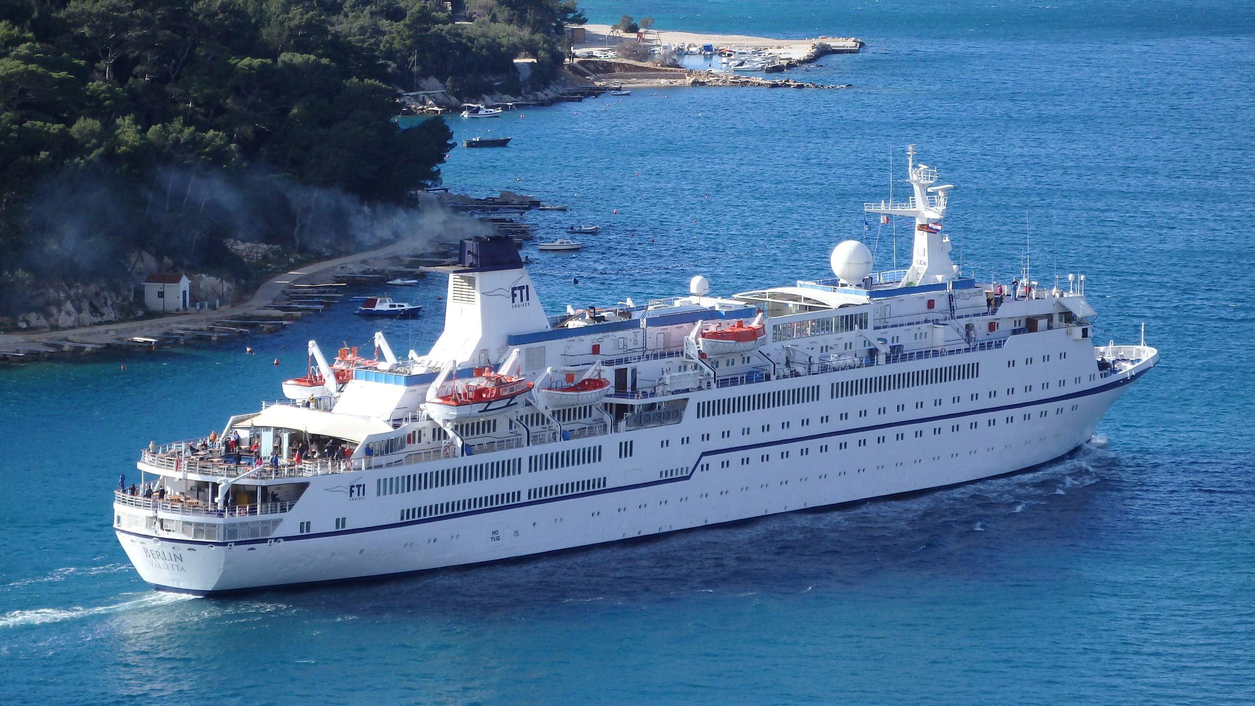Die MS Berlin, einstiges ZDF-Traumschiff ist von FTI CRUISES verkauft worden. Das Kreuzfahrtschiff ging an Dreamliner Cruises