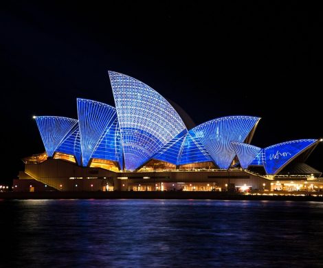 Australien wird bis Mitte Dezember keine Touristen mehr ins Land lassen und hat das Einreiseverbot so um weitere drei Monate verlängert.