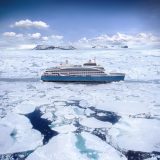 on Anfang November 2023 bis Ende März 2024 ist PONANT, Weltmarktführer für Luxusexpeditionskreuzfahrten, mit fünf Schiffen und über 30 Abfahrten in der Antarktis unterwegs