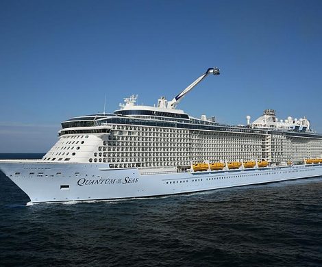 Rund 1.700 Passagiere, die auf einer Kreuzfahrt mit der Quantum of the Seas unterwegs sind, müssen wegen Corona an Bord in Quarantäne.