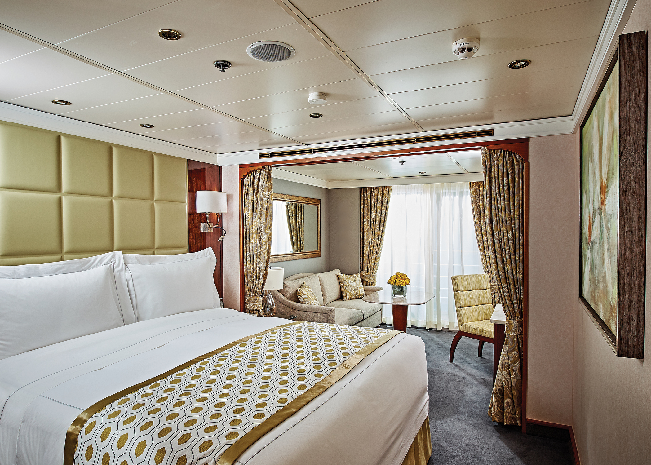 Bei Buchung bis 28. Februar 2021 erhalten Gäste ein Zweikategorien-Suiten-Upgrade bei der Luxusreederei Regent Seven Seas Cruises