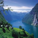 Die Regierung von Norwegen hat Beschränkungen für Küstenkreuzfahrten und touristische Fahrten um Spitzbergen bis zum 1. Mai 2021 verlängert. 