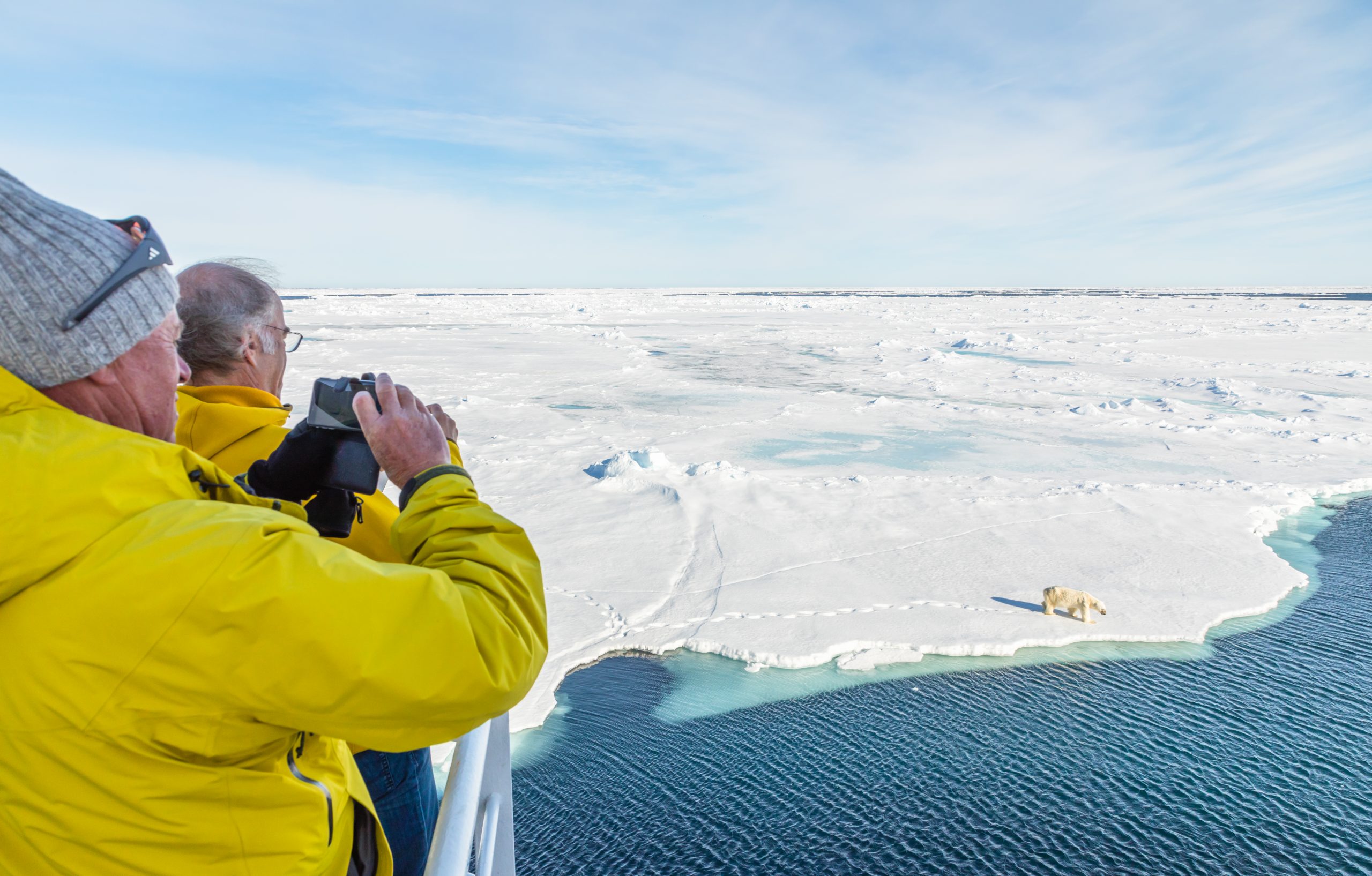 Oceanwide Expeditions steuert in der nächsten Saison die Arktis auch ab Bremerhaven an: Die Reise an Bord MV Janssonius geht nach Spitzbergen.