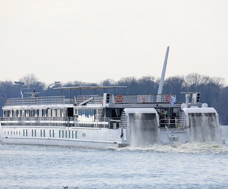 Croisi Europe bietet Kreuzfahrern mit dem Schaufelradschiff Elbe Princesse II eine Flusskreuzfahrt auf Elbe & Havel von Prag nach Berlin an