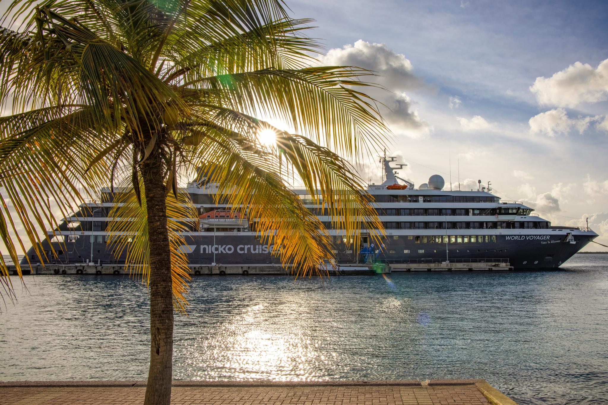 Der Stuttgarter Reiseveranstalter nicko cruises bietet mit dem Expeditionsschiff WORLD VOYAGER eine besonders intensive Kreuzfahrt mit allen Höhepunkten der beliebten Insel Kuba an.